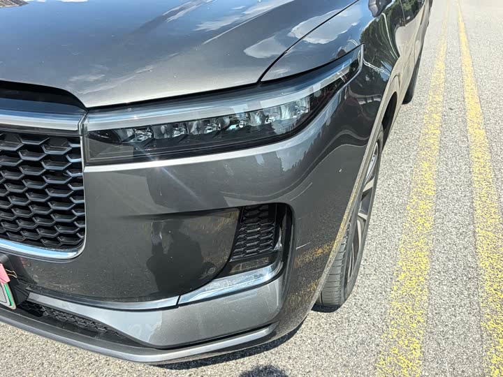 Фото 21 - LiXiang One