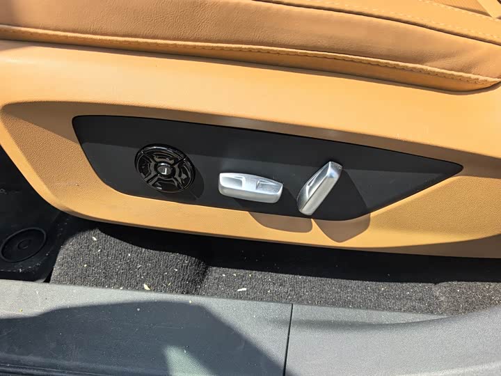 Фото 6 - LiXiang One