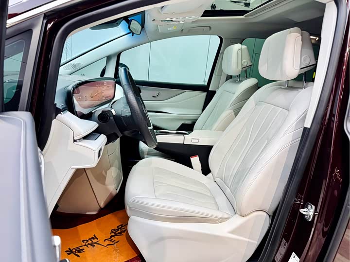 Фото 11 - Buick GL8 Hybrid