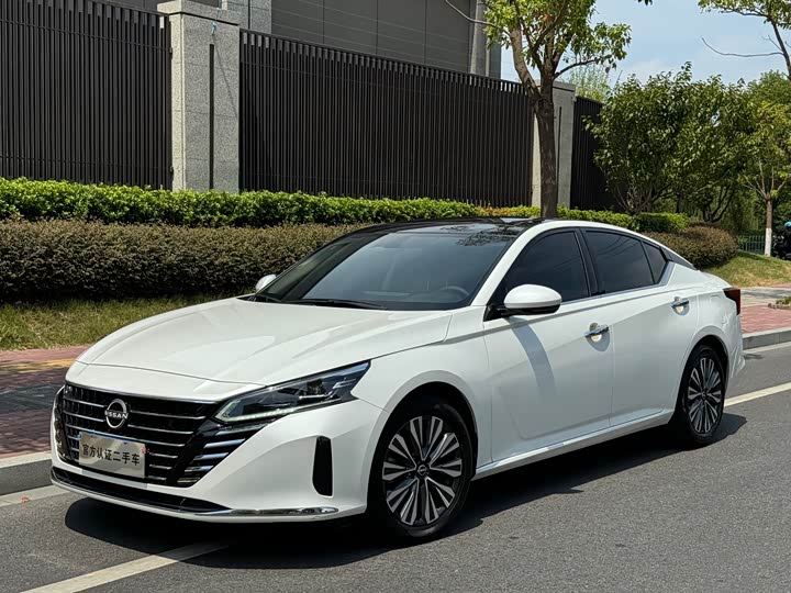 Фото 1 - Nissan Teana