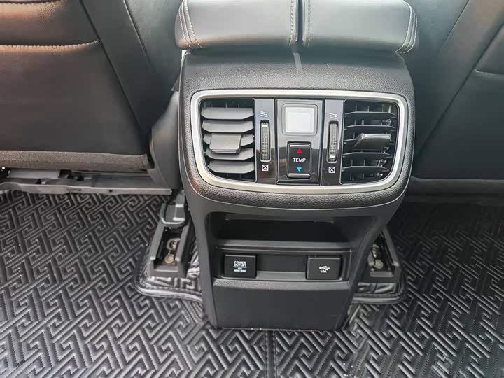 Фото 10 - Honda Avancier