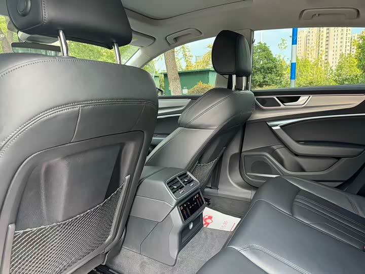 Фото 9 - Audi A7