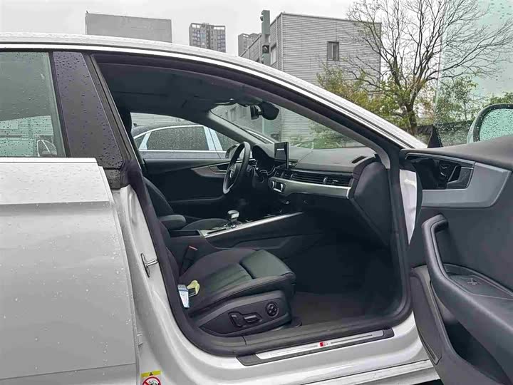 Фото 12 - Audi A5