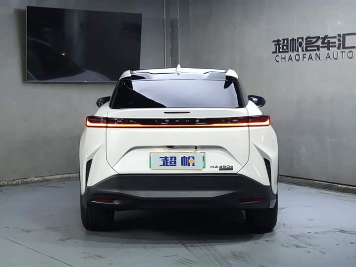 Фото 4 - Lexus RZ