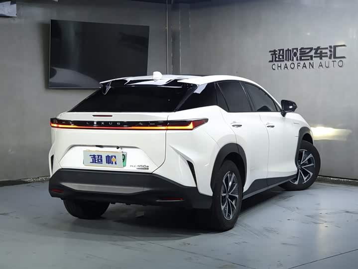 Фото 5 - Lexus RZ