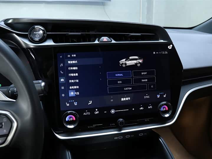 Фото 7 - Lexus RZ