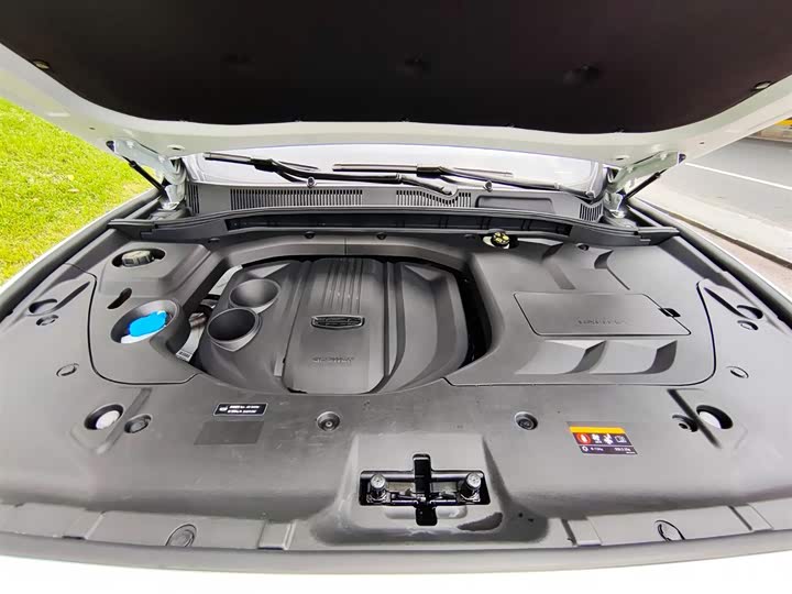 Фото 21 - Geely Atlas