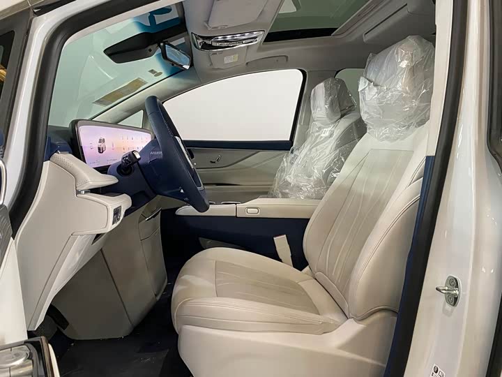 Фото 8 - Buick GL8 Hybrid