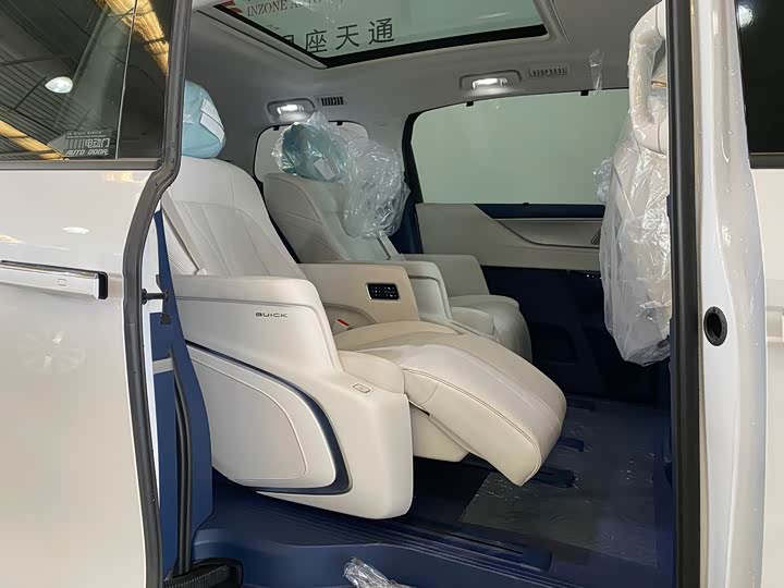 Фото 9 - Buick GL8 Hybrid