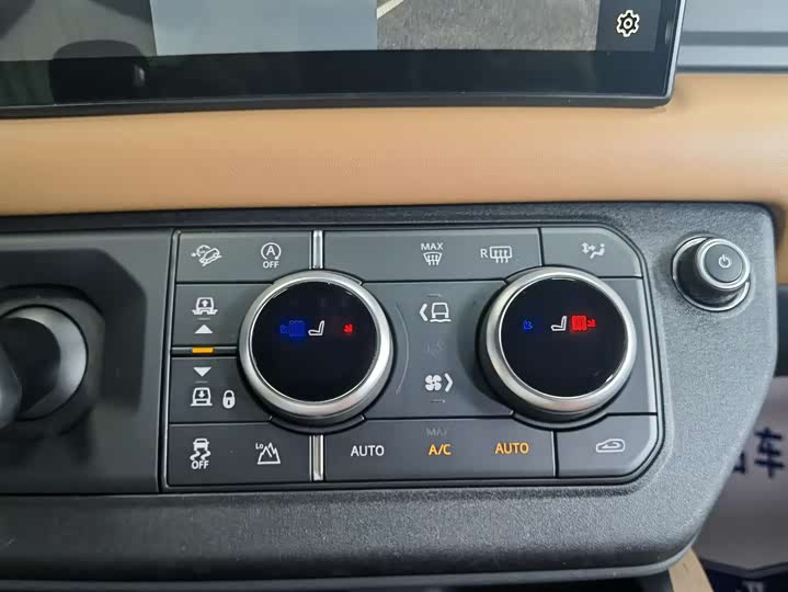 Фото 14 - Land Rover Defender