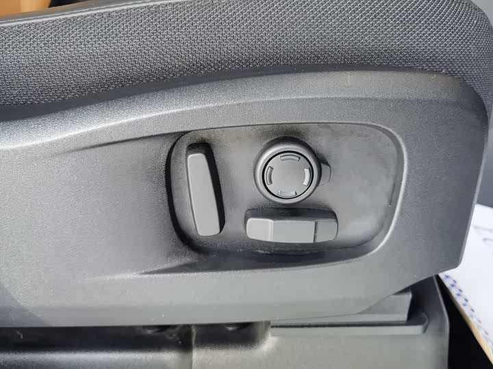 Фото 21 - Land Rover Defender