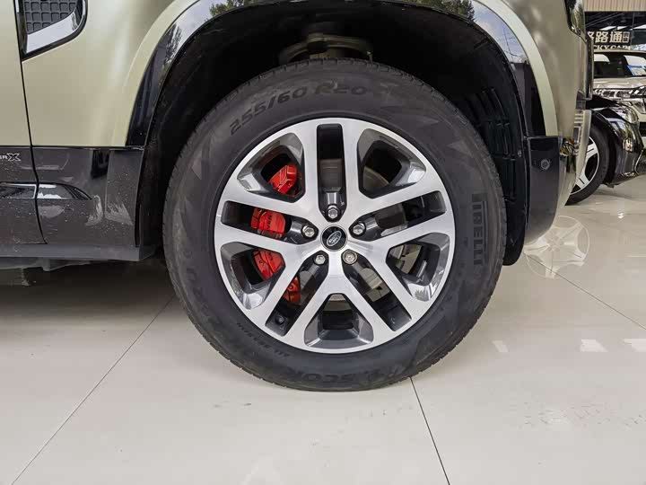 Фото 23 - Land Rover Defender