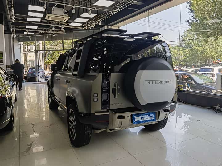 Фото 4 - Land Rover Defender