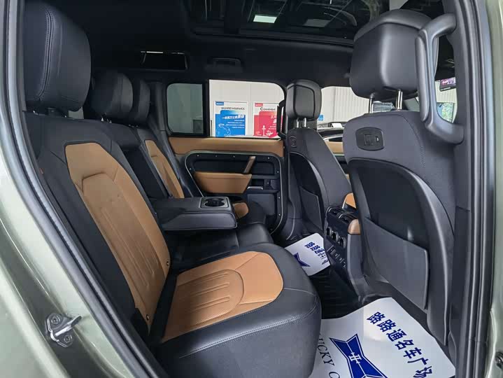 Фото 9 - Land Rover Defender