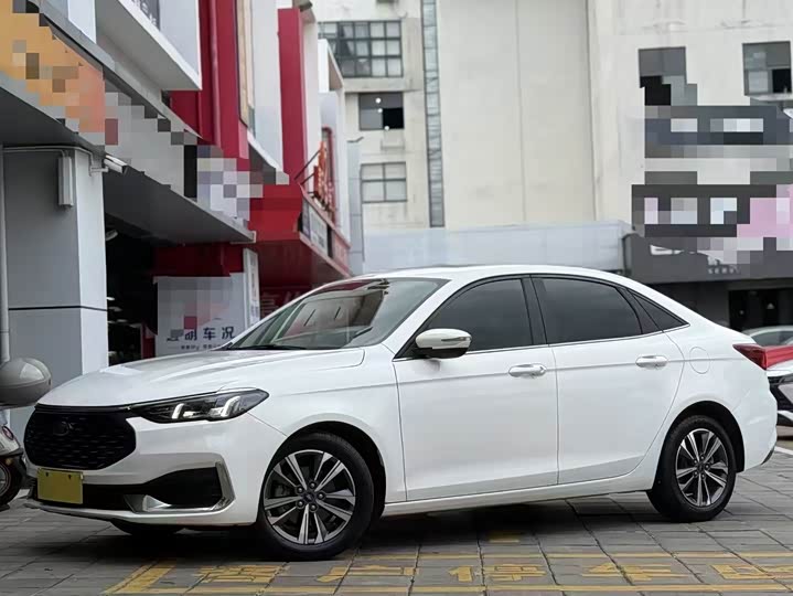 Фото 1 - Ford Escort