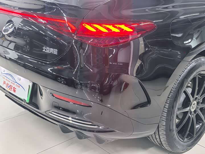 Фото 10 - Mercedes-Benz EQE