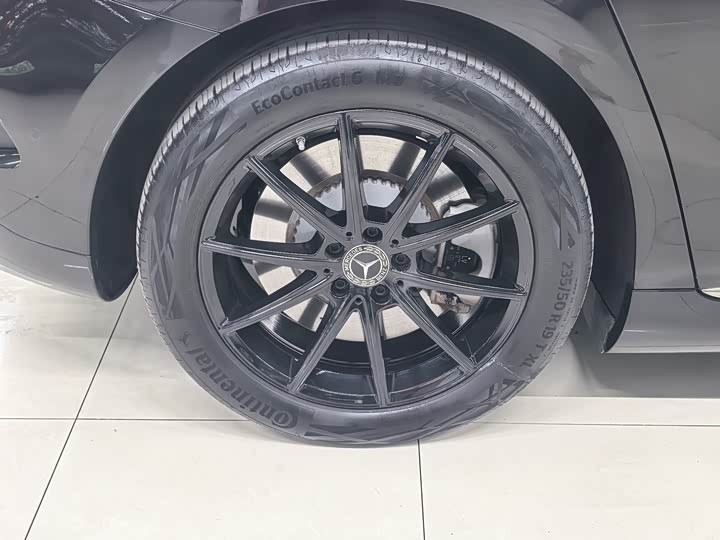 Фото 11 - Mercedes-Benz EQE