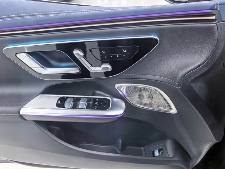 Фото 15 - Mercedes-Benz EQE