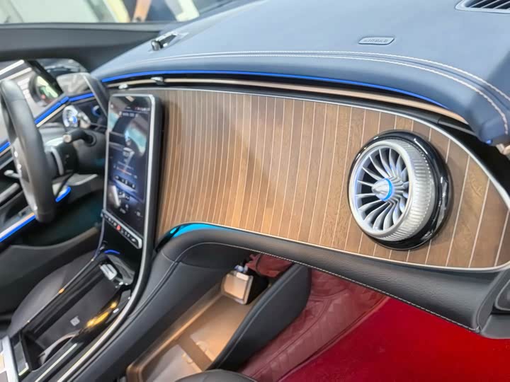 Фото 26 - Mercedes-Benz EQE