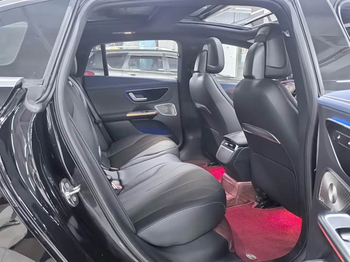 Фото 27 - Mercedes-Benz EQE