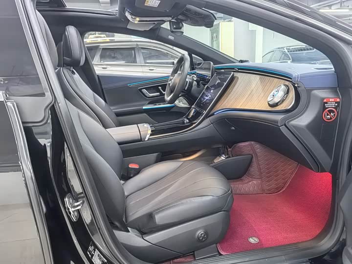 Фото 28 - Mercedes-Benz EQE