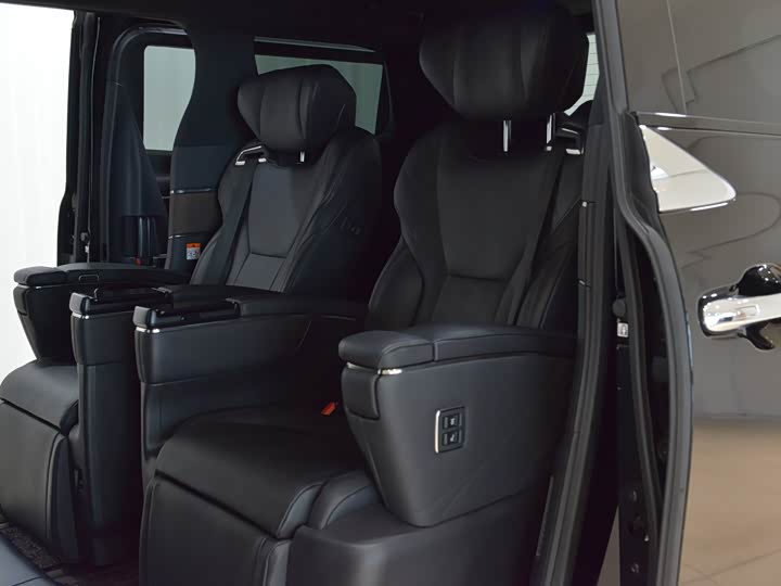 Фото 13 - Toyota Alphard