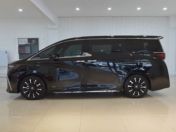 Фото 2 - Toyota Alphard