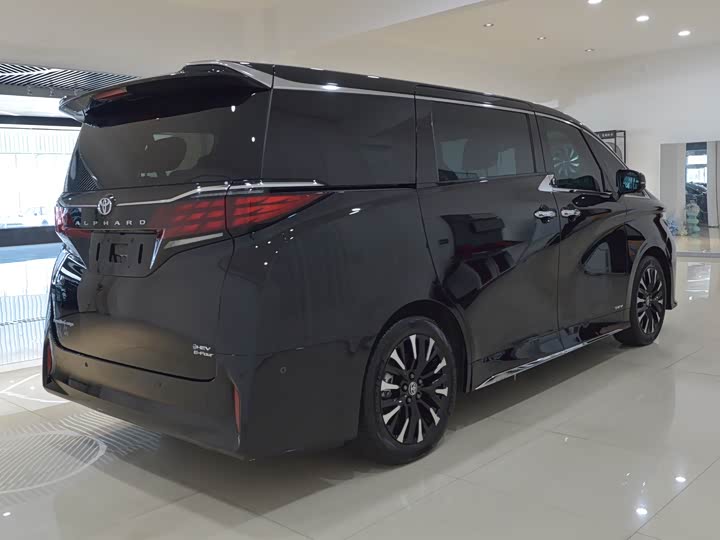 Фото 5 - Toyota Alphard