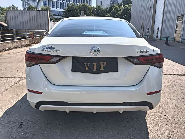 Фото 14 - Nissan Sylphy