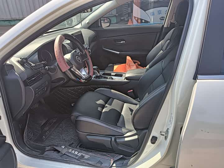 Фото 4 - Nissan Sylphy