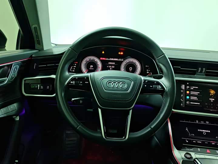 Фото 11 - Audi A6L