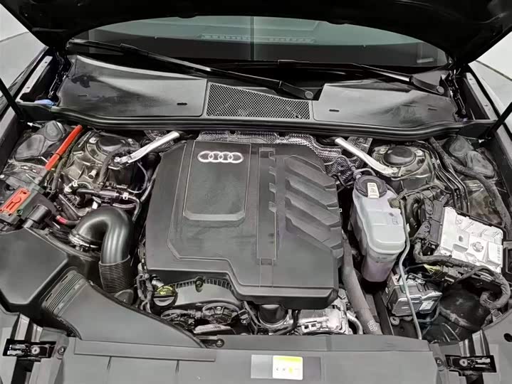 Фото 16 - Audi A6L