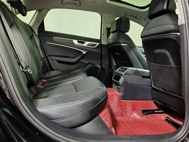 Фото 6 - Audi A6L