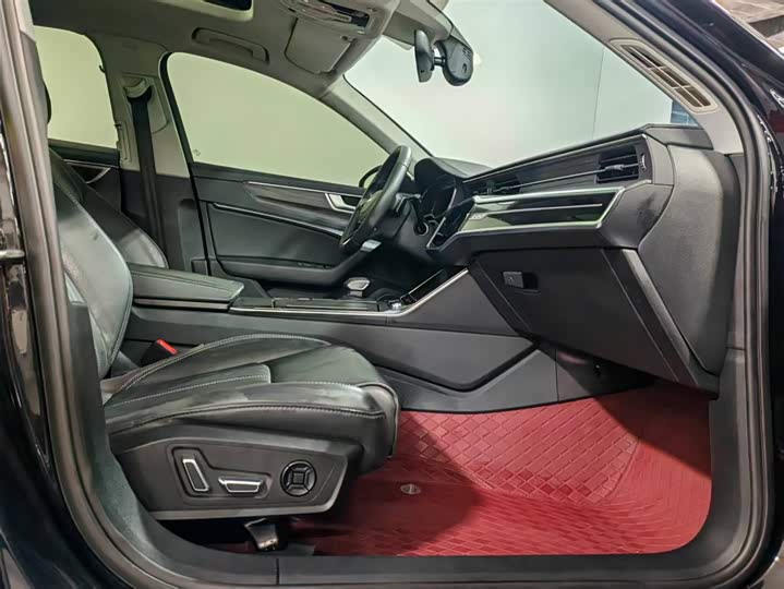 Фото 7 - Audi A6L