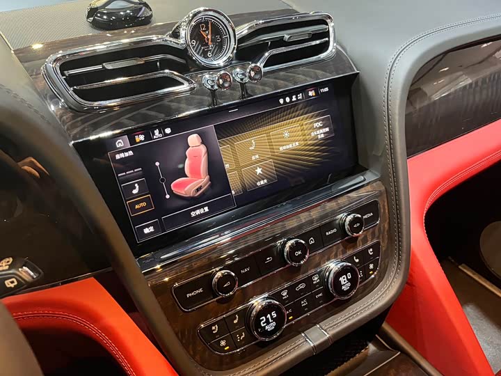 Фото 10 - Bentley Bentayga