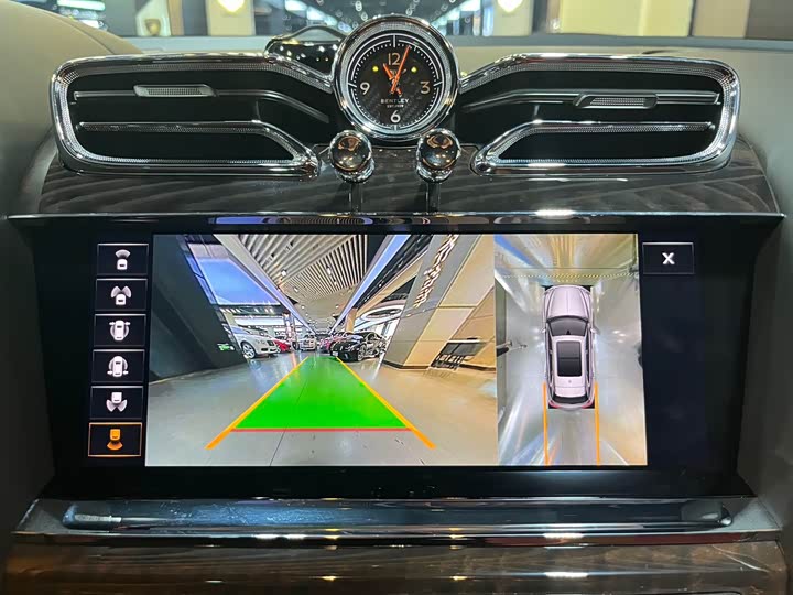 Фото 11 - Bentley Bentayga