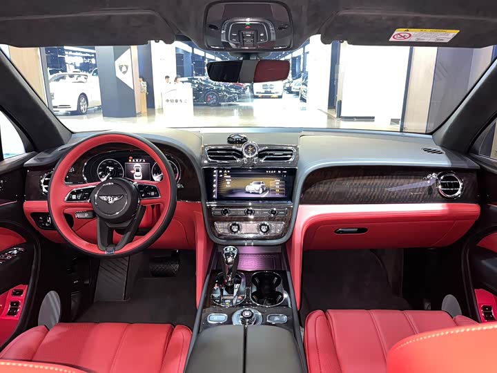 Фото 17 - Bentley Bentayga