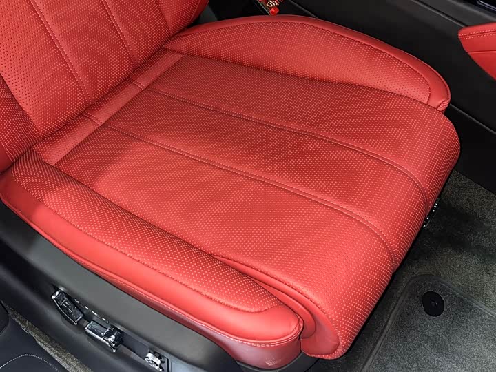 Фото 23 - Bentley Bentayga