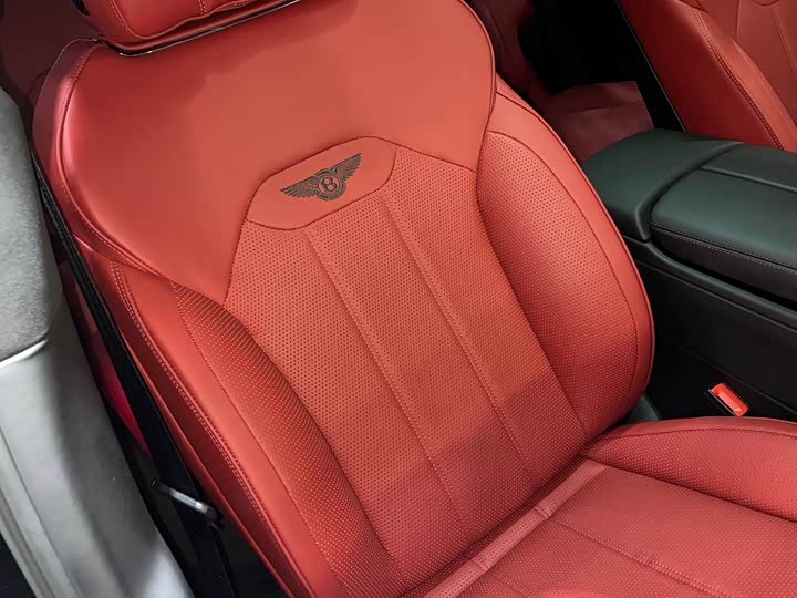 Фото 24 - Bentley Bentayga