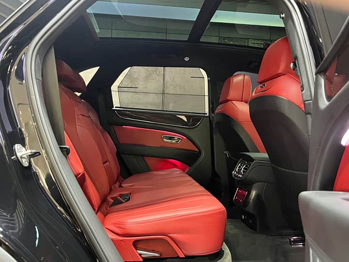 Фото 26 - Bentley Bentayga