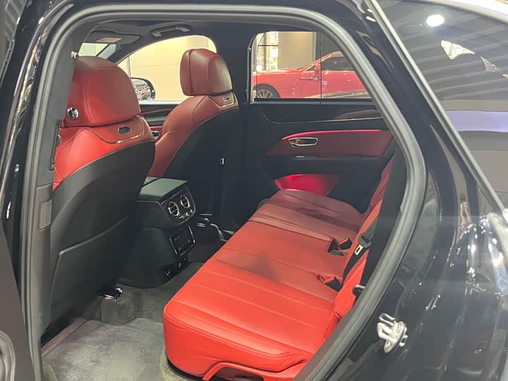 Фото 28 - Bentley Bentayga