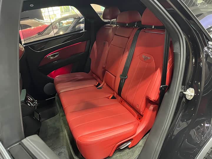 Фото 29 - Bentley Bentayga