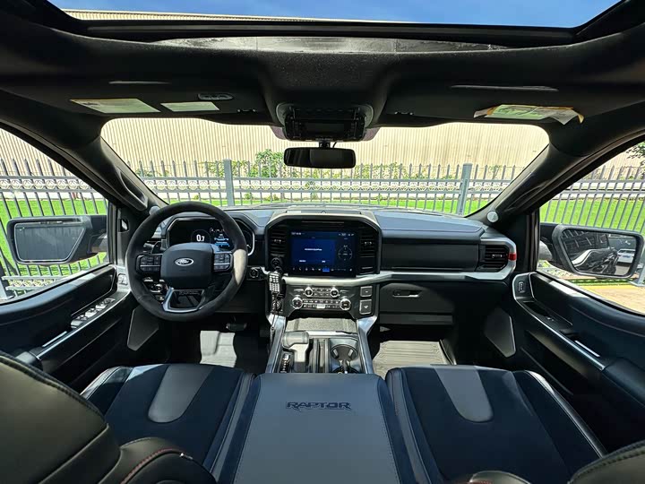 Фото 11 - Ford F-150 Raptor