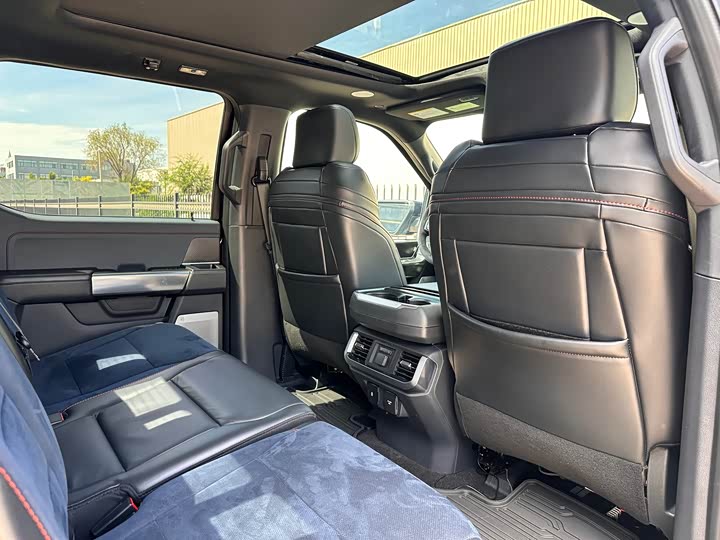 Фото 31 - Ford F-150 Raptor