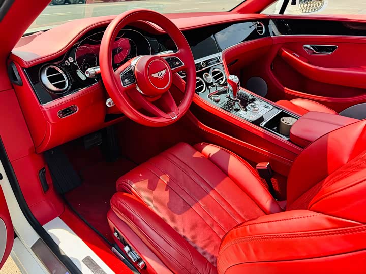 Фото 10 - Bentley Continental GT