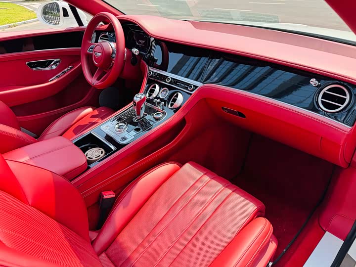 Фото 11 - Bentley Continental GT