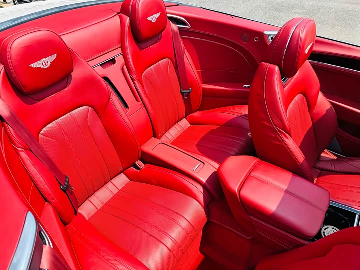 Фото 12 - Bentley Continental GT