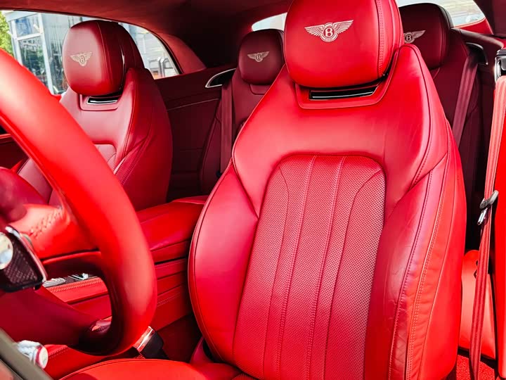 Фото 17 - Bentley Continental GT