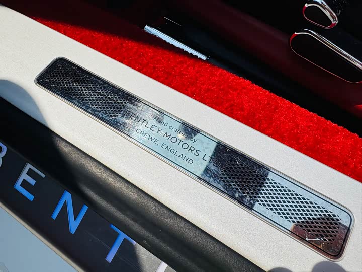 Фото 9 - Bentley Continental GT