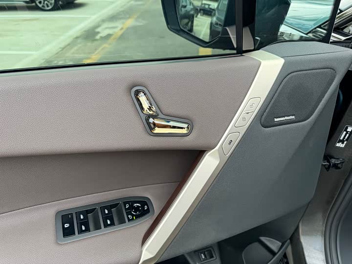 Фото 10 - BMW iX